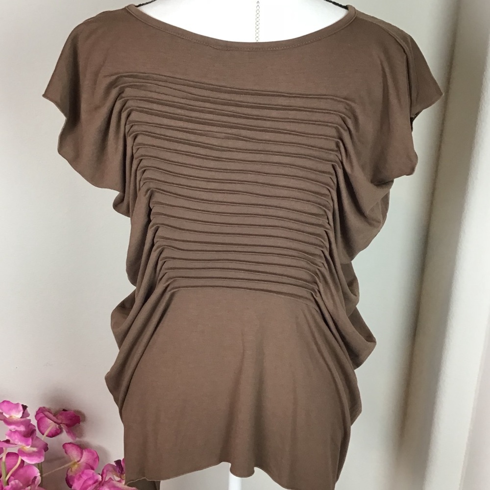 NWT Ethyl Brown Pleated Short Sleeves Top. Size Small - Picture 6 of 9